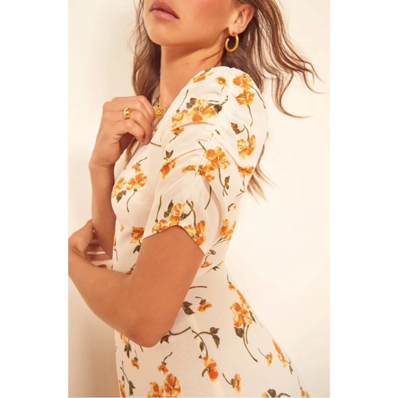 Reformation Cosa Floral V Neck Short Sleeve Midi Dress in Yellow Limonada - Picture 3 of 16